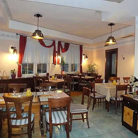 Otel Cateski Dvorec 4*