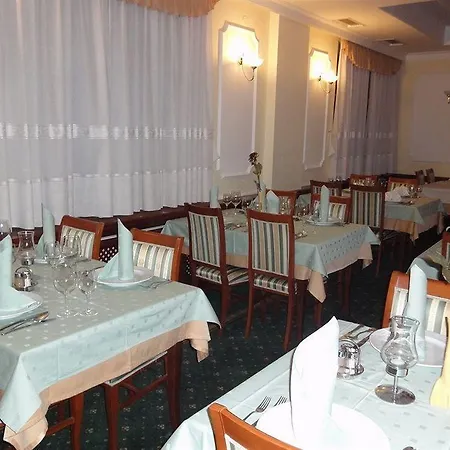 Cateski Dvorec Catez ob Savi