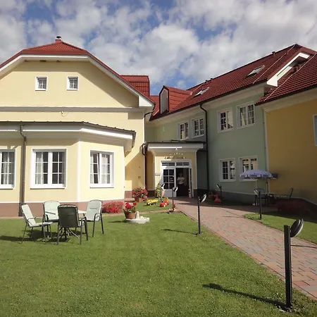 Cateski Dvorec Hotel 4*