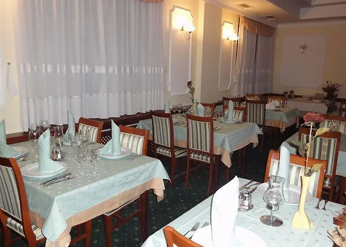 Cateski Dvorec Catez ob Savi