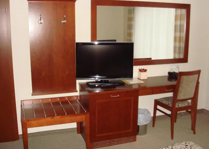 Cateski Dvorec Hotel