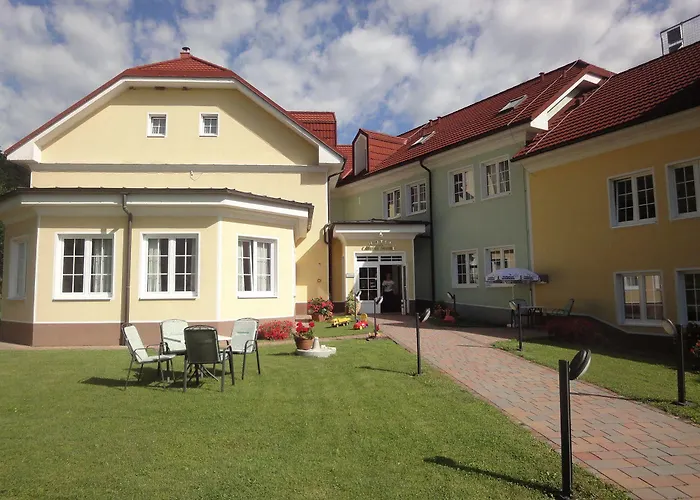 Cateski Dvorec Hotel 4*