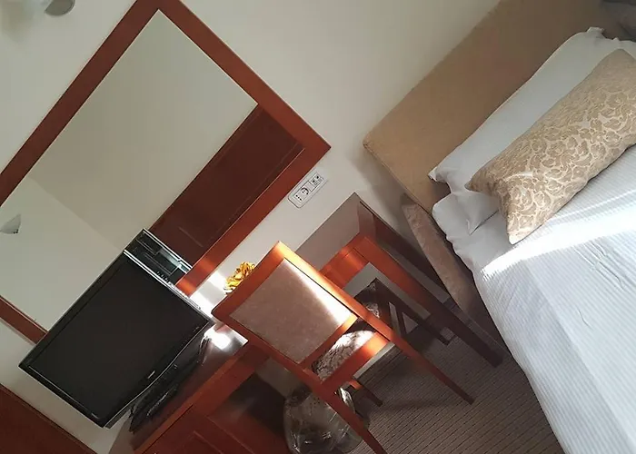 Cateski Dvorec Hotel